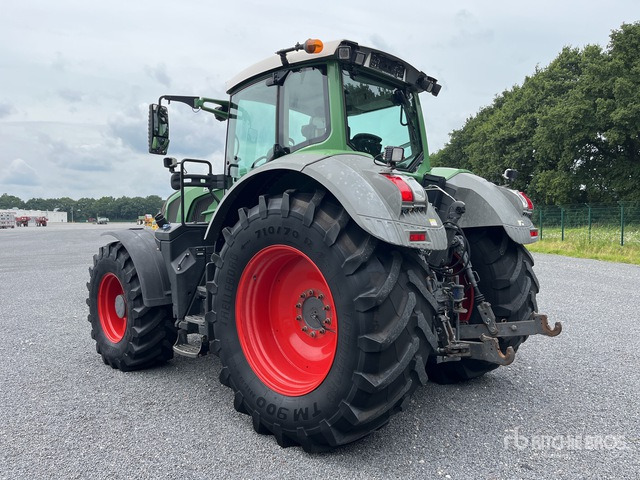 2014 Fendt 824 Vario Profi Plus 4WD Tractor - Tractor: foto 4 2014 Fendt 824 Vario Profi Plus 4WD Tractor - Tractor: foto 4