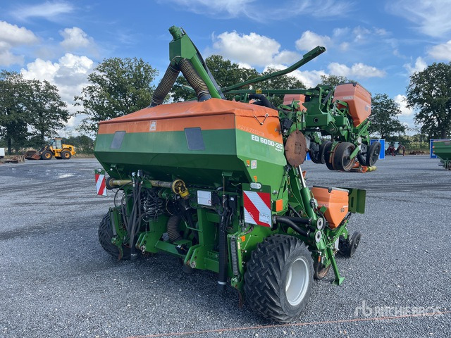 2015 Amazone ED 6000-2C Super Section Control 8 Row Planter - Sembradora de precisión: foto 2 2015 Amazone ED 6000-2C Super Section Control 8 Row Planter - Sembradora de precisión: foto 2