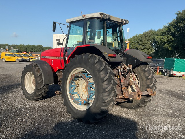 Massey Ferguson 8140 4WD Tractor - Tractor: foto 4 Massey Ferguson 8140 4WD Tractor - Tractor: foto 4