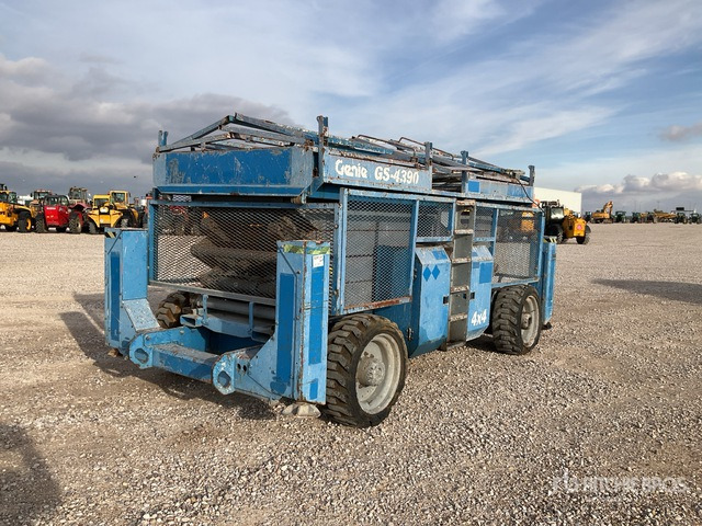 2001 Genie GS4390RT 4x4 Diesel Scissor Lift - Plataforma de tijeras: foto 1 2001 Genie GS4390RT 4x4 Diesel Scissor Lift - Plataforma de tijeras: foto 1
