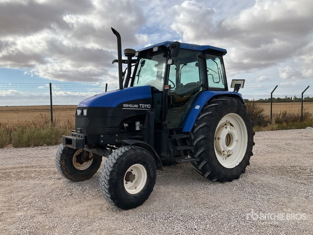 2003 New Holland TS110 2WD Tractor - Tractor: foto 2 2003 New Holland TS110 2WD Tractor - Tractor: foto 2