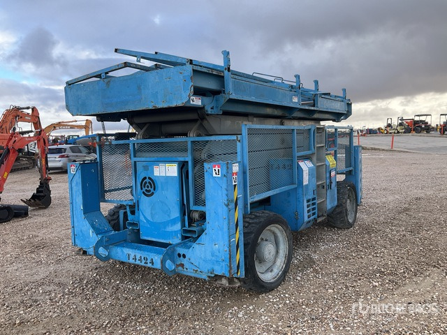 2006 Genie GS5390RT 4x4 Diesel Scissor Lift - Plataforma de tijeras: foto 3 2006 Genie GS5390RT 4x4 Diesel Scissor Lift - Plataforma de tijeras: foto 3