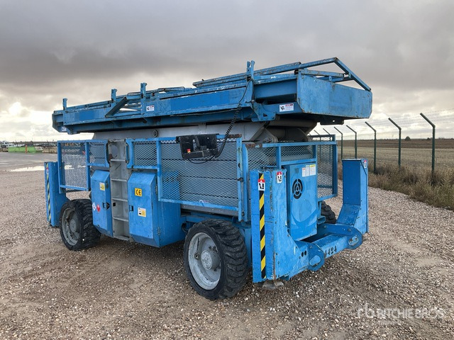 2006 Genie GS5390RT 4x4 Diesel Scissor Lift - Plataforma de tijeras: foto 2 2006 Genie GS5390RT 4x4 Diesel Scissor Lift - Plataforma de tijeras: foto 2
