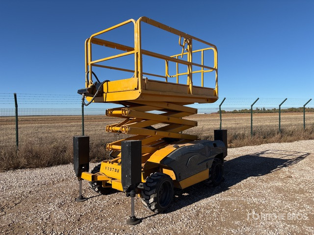 2006 Haulotte Compact 10DX 4x4 Diesel Scissor Lift - Plataforma de tijeras: foto 1 2006 Haulotte Compact 10DX 4x4 Diesel Scissor Lift - Plataforma de tijeras: foto 1