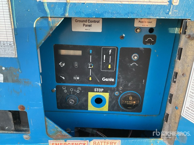 2011 Genie GS3384RT 4x4 Diesel Scissor Lift - Plataforma de tijeras: foto 5 2011 Genie GS3384RT 4x4 Diesel Scissor Lift - Plataforma de tijeras: foto 5