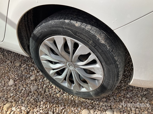 2015 Citroen C4 BlueHDI Automobile - Coche: foto 4 2015 Citroen C4 BlueHDI Automobile - Coche: foto 4