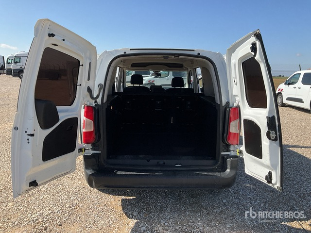 2022 Toyota Proace City Verso 5 Passenger Van - Minibús, Furgoneta de pasajeros: foto 4 2022 Toyota Proace City Verso 5 Passenger Van - Minibús, Furgoneta de pasajeros: foto 4