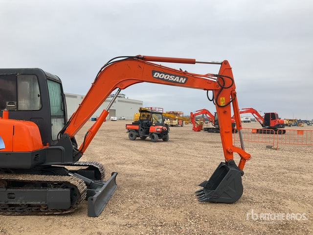 Doosan DH55-V Mini Excavator: <6.6t - Miniexcavadora: foto 4 Doosan DH55-V Mini Excavator: <6.6t - Miniexcavadora: foto 4