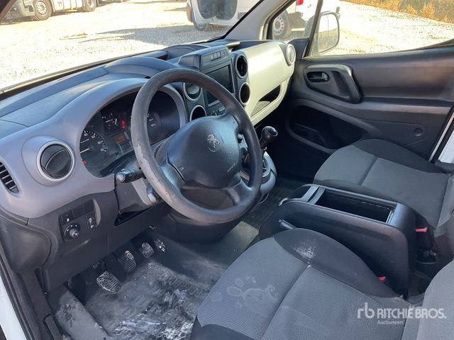 2016 Peugeot Partner Cargo Van - Furgoneta: foto 5 2016 Peugeot Partner Cargo Van - Furgoneta: foto 5