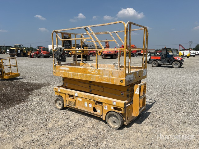2006 Haulotte Compact 10 Electric (Inoperable) Scissor Lift - Plataforma de tijeras: foto 4 2006 Haulotte Compact 10 Electric (Inoperable) Scissor Lift - Plataforma de tijeras: foto 4