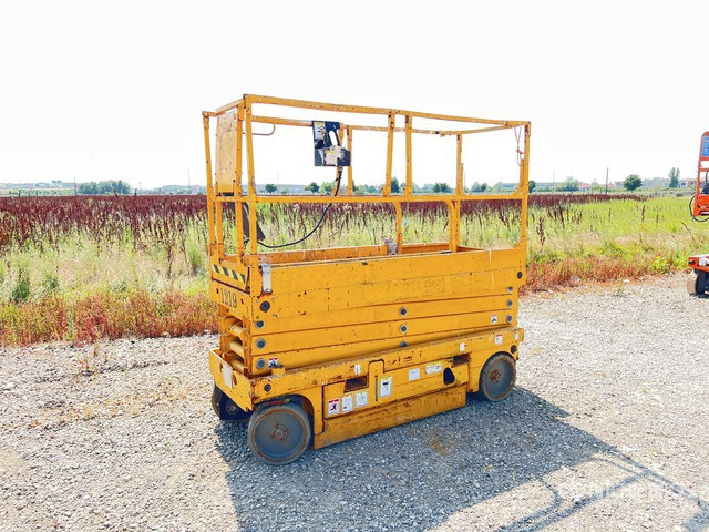 2006 Haulotte Compact 10N Electric (Inoperable) Scissor Lift - Plataforma de tijeras: foto 3 2006 Haulotte Compact 10N Electric (Inoperable) Scissor Lift - Plataforma de tijeras: foto 3