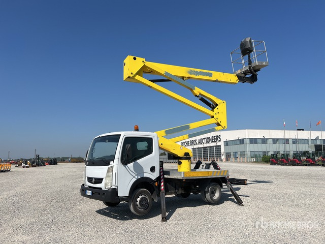 2011 Renault Maxity 2011 Socage DA324 24 m on Bucket Truck - Camión con plataforma elevadora: foto 1 2011 Renault Maxity 2011 Socage DA324 24 m on Bucket Truck - Camión con plataforma elevadora: foto 1