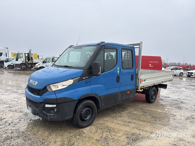 2015 Iveco Daily 33-110 Crew Cab Flatbed Truck - Camión caja abierta: foto 1 2015 Iveco Daily 33-110 Crew Cab Flatbed Truck - Camión caja abierta: foto 1
