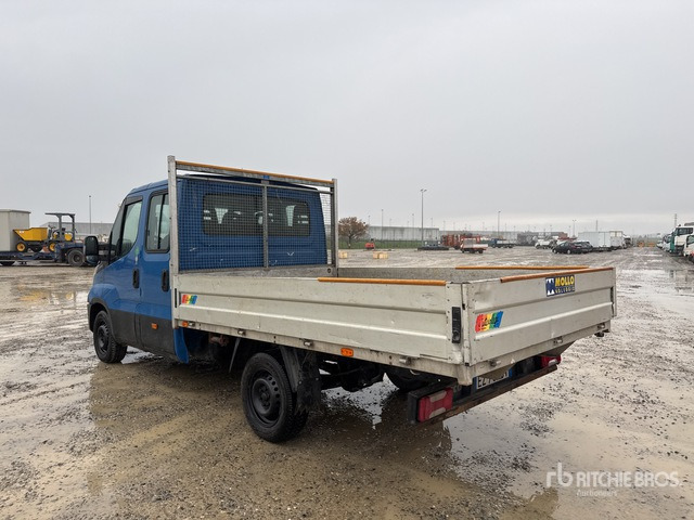 2015 Iveco Daily 33-110 Crew Cab Flatbed Truck - Camión caja abierta: foto 2 2015 Iveco Daily 33-110 Crew Cab Flatbed Truck - Camión caja abierta: foto 2