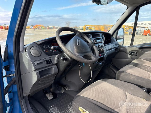 2015 Iveco Daily 35C11 Flatbed Truck - Camión caja abierta: foto 4 2015 Iveco Daily 35C11 Flatbed Truck - Camión caja abierta: foto 4