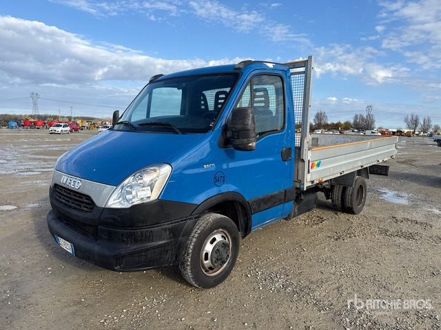 2015 Iveco Daily 35C11 Flatbed Truck - Camión caja abierta: foto 1 2015 Iveco Daily 35C11 Flatbed Truck - Camión caja abierta: foto 1