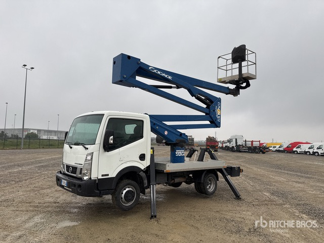 2015 Nissan Cabstar 35.12 2015 Socage DA 320 20 m on Bucket Truck - Camión con plataforma elevadora: foto 2 2015 Nissan Cabstar 35.12 2015 Socage DA 320 20 m on Bucket Truck - Camión con plataforma elevadora: foto 2