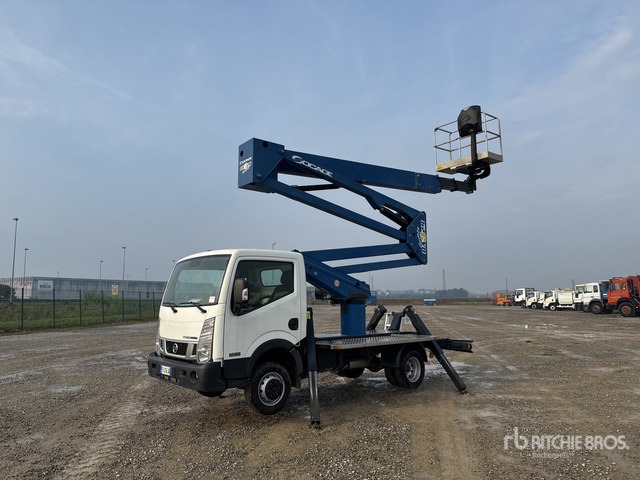 2015 Nissan Cabstar 35.12 2015 Socage DA324 24 m on Bucket Truck - Camión con plataforma elevadora: foto 1 2015 Nissan Cabstar 35.12 2015 Socage DA324 24 m on Bucket Truck - Camión con plataforma elevadora: foto 1