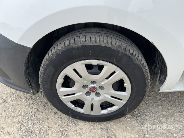 2018 Fiat Doblo CARGO COMBI 1.3 MJT 16V SX N1 Van Truck - Furgoneta pequeña: foto 4 2018 Fiat Doblo CARGO COMBI 1.3 MJT 16V SX N1 Van Truck - Furgoneta pequeña: foto 4