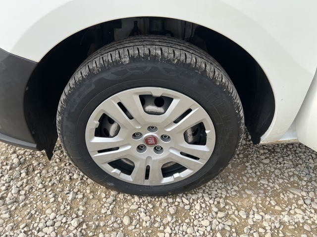 2021 Fiat Doblo CARGO CH1 LOUNGE 1.3 MJET 95CV ... Van Truck - Furgoneta pequeña: foto 4 2021 Fiat Doblo CARGO CH1 LOUNGE 1.3 MJET 95CV ... Van Truck - Furgoneta pequeña: foto 4