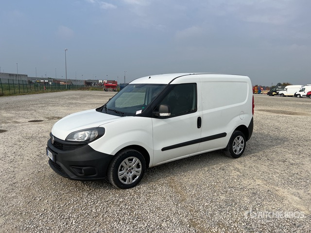 2021 Fiat Doblo CARGO CH1 LOUNGE 1.3 MJET 95CV ... Van Truck - Furgoneta pequeña: foto 1 2021 Fiat Doblo CARGO CH1 LOUNGE 1.3 MJET 95CV ... Van Truck - Furgoneta pequeña: foto 1