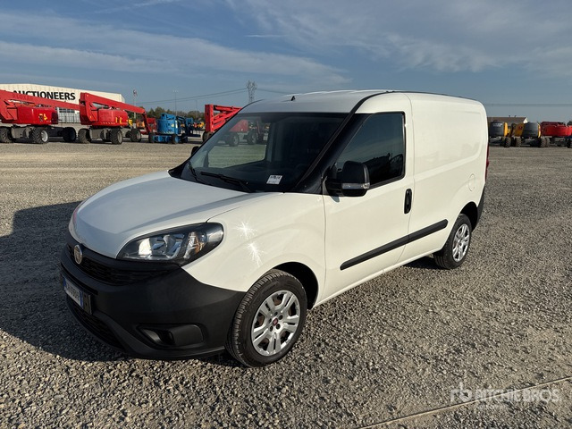 2021 Fiat Doblo CARGO CH1 LOUNGE 1.3 MJET 95CV ... Van Truck - Furgoneta pequeña: foto 1 2021 Fiat Doblo CARGO CH1 LOUNGE 1.3 MJET 95CV ... Van Truck - Furgoneta pequeña: foto 1