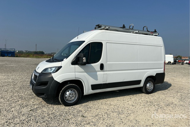 2021 Peugeot Boxer 333 L2H2 2.2 BLUEHDI 140CV S&S Van Truck - Furgoneta pequeña: foto 2 2021 Peugeot Boxer 333 L2H2 2.2 BLUEHDI 140CV S&S Van Truck - Furgoneta pequeña: foto 2