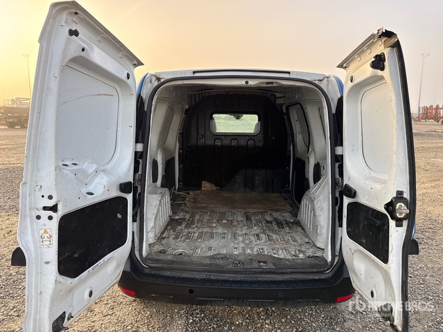 2022 Renault Van Truck - Camión caja cerrada: foto 5 2022 Renault Van Truck - Camión caja cerrada: foto 5