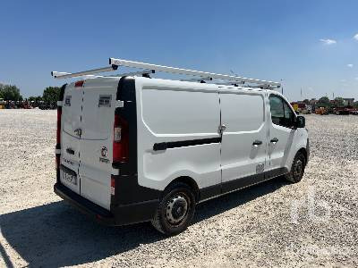 FIAT TALENTO 1.6MTJ 12Q P.LUNG. T.ST 95CV OF ... - Camión caja cerrada: foto 3 FIAT TALENTO 1.6MTJ 12Q P.LUNG. T.ST 95CV OF ... - Camión caja cerrada: foto 3