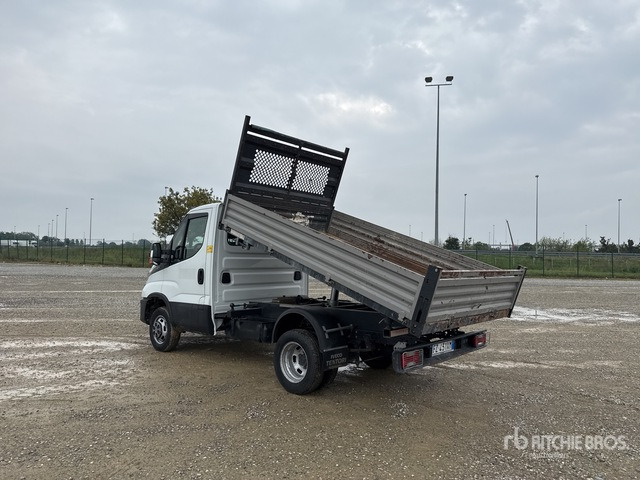 Iveco Daily 35-120 Autocarro ribaltabile: carichi leggeri - Furgoneta basculante: foto 4 Iveco Daily 35-120 Autocarro ribaltabile: carichi leggeri - Furgoneta basculante: foto 4