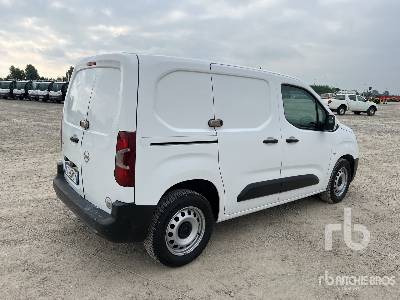 OPEL COMBO 1.6 DIESEL 75CV L1 1000 KG MT5 - Camión caja cerrada: foto 3 OPEL COMBO 1.6 DIESEL 75CV L1 1000 KG MT5 - Camión caja cerrada: foto 3