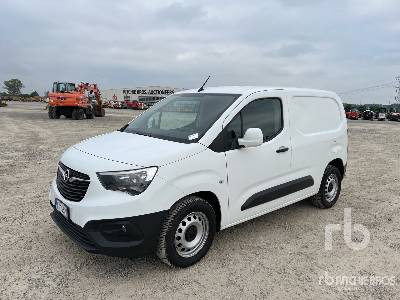 OPEL COMBO 1.6 DIESEL 75CV L1 1000 KG MT5 - Camión caja cerrada: foto 1 OPEL COMBO 1.6 DIESEL 75CV L1 1000 KG MT5 - Camión caja cerrada: foto 1