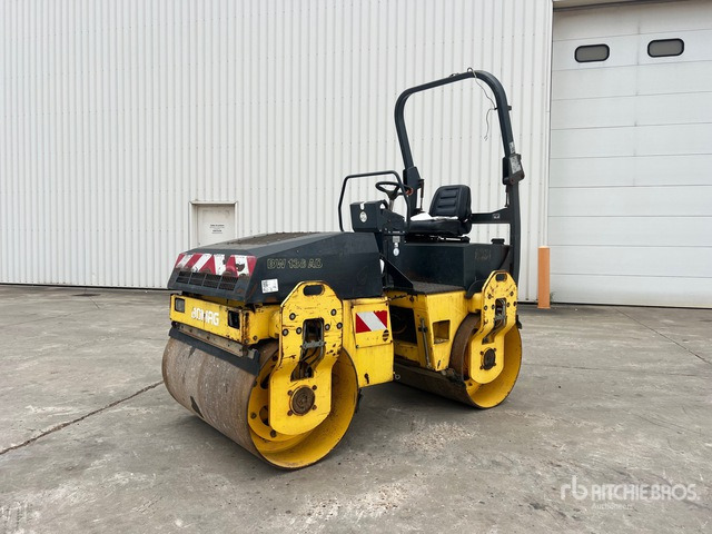 2006 Bomag BW138AD Compacteur Vibrant Tandem Double Drum Roller - Apisonadora de asfalto: foto 2 2006 Bomag BW138AD Compacteur Vibrant Tandem Double Drum Roller - Apisonadora de asfalto: foto 2