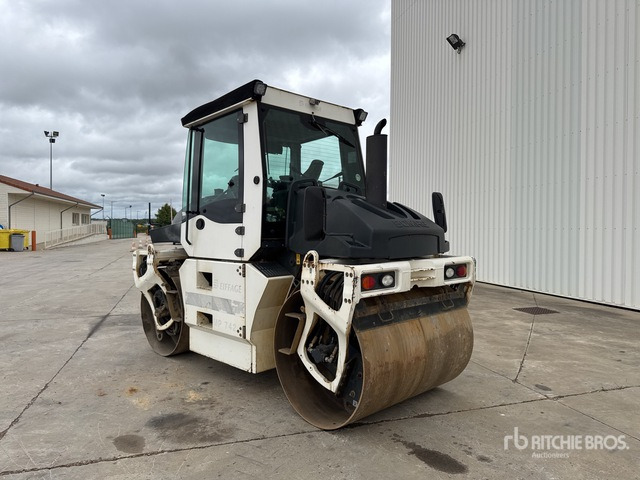 2011 Bomag BW154AP-AM Compacteur Vibrant Tandem Double Drum Roller - Apisonadora de asfalto: foto 4 2011 Bomag BW154AP-AM Compacteur Vibrant Tandem Double Drum Roller - Apisonadora de asfalto: foto 4