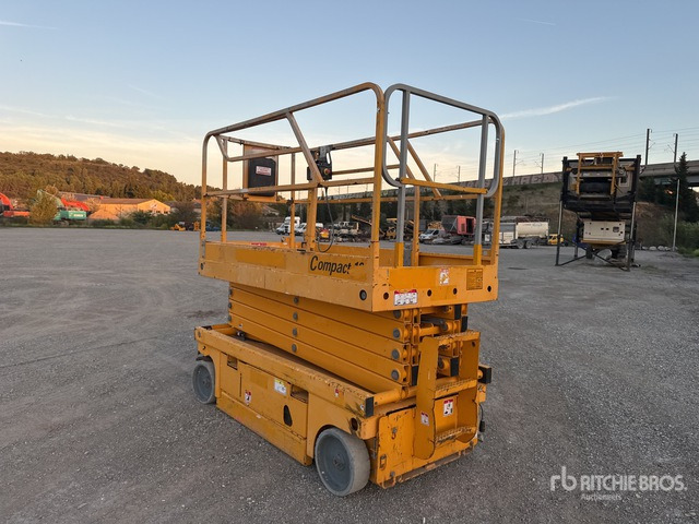 2015 Haulotte Compact12 Nacelle Ciseaux Electrique Electric Scissor Lift - Plataforma de tijeras: foto 3 2015 Haulotte Compact12 Nacelle Ciseaux Electrique Electric Scissor Lift - Plataforma de tijeras: foto 3