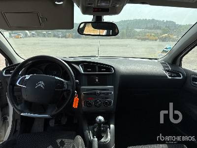 Coche CITROEN C4: foto 9
