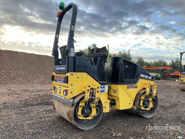 2015 Bomag 120AD-5 Double Drum Roller - Rodillo: foto 4 2015 Bomag 120AD-5 Double Drum Roller - Rodillo: foto 4