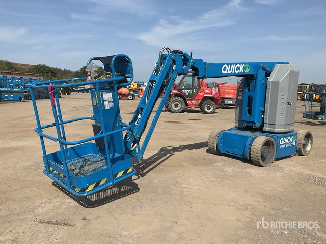 Plataforma articulada 2016 Genie Z30N 2WD Electric 10m Narrow Electri ... Articulating Boom Lift: foto 1