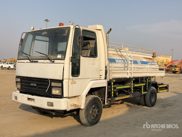 2002 Iveco Cargo 712 5000 L 4x2 Water Truck - Camión cisterna: foto 1 2002 Iveco Cargo 712 5000 L 4x2 Water Truck - Camión cisterna: foto 1