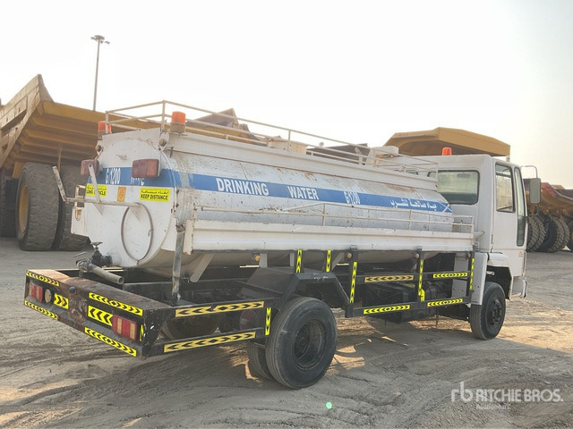 2002 Iveco Cargo 712 5000 L 4x2 Water Truck - Camión cisterna: foto 5 2002 Iveco Cargo 712 5000 L 4x2 Water Truck - Camión cisterna: foto 5