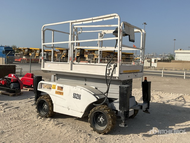 2004 Haulotte Compact 12DX 4x4 Diesel Scissor Lift - Plataforma de tijeras: foto 3 2004 Haulotte Compact 12DX 4x4 Diesel Scissor Lift - Plataforma de tijeras: foto 3