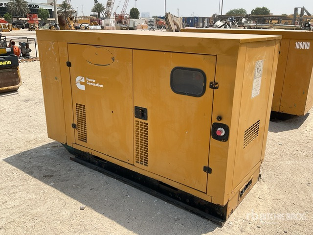 2005 Cummins 100 kVA Skid-Mounted Generator Set - Generador industriale: foto 2 2005 Cummins 100 kVA Skid-Mounted Generator Set - Generador industriale: foto 2