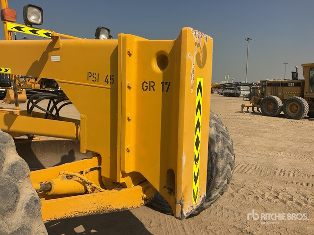 2008 Komatsu GD705A-4 Motor Grader - Grader: foto 4 2008 Komatsu GD705A-4 Motor Grader - Grader: foto 4