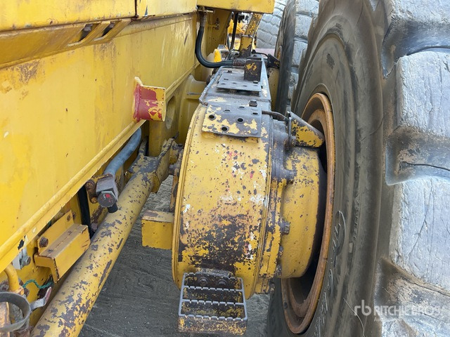 Grader 2011 Komatsu GD825A-2: foto 6