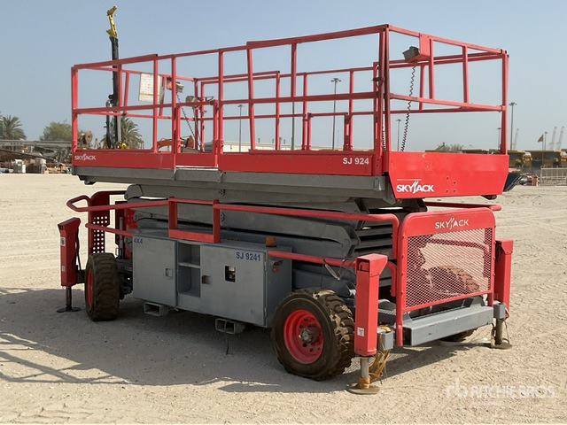 2012 Skyjack SJ9241 4x4 Diesel Scissor Lift - Plataforma de tijeras: foto 4 2012 Skyjack SJ9241 4x4 Diesel Scissor Lift - Plataforma de tijeras: foto 4