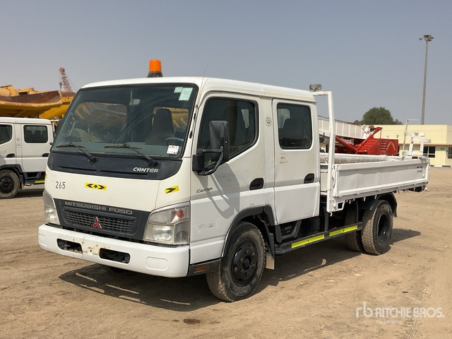 2014 Mitsubishi 4x2 Crew Cab Flatbed Truck - Camión caja abierta: foto 1 2014 Mitsubishi 4x2 Crew Cab Flatbed Truck - Camión caja abierta: foto 1