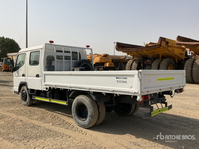 2014 Mitsubishi Canter 4x2 Crew Cab Flatbed Truck - Camión caja abierta: foto 3 2014 Mitsubishi Canter 4x2 Crew Cab Flatbed Truck - Camión caja abierta: foto 3