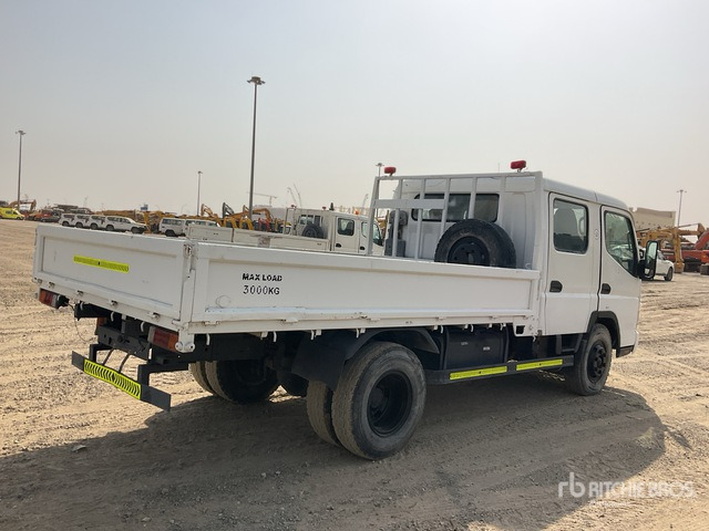 2014 Mitsubishi Canter 4x2 Crew Cab Flatbed Truck - Camión caja abierta: foto 4 2014 Mitsubishi Canter 4x2 Crew Cab Flatbed Truck - Camión caja abierta: foto 4
