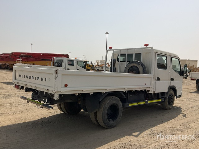 2014 Mitsubishi Canter 4x2 Crew Cab Flatbed Truck - Camión caja abierta: foto 4 2014 Mitsubishi Canter 4x2 Crew Cab Flatbed Truck - Camión caja abierta: foto 4