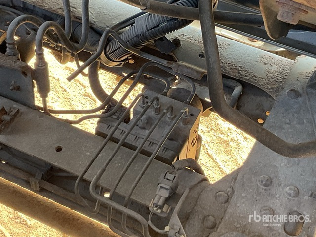 2015 Isuzu LK66YWA Cab and Chassis - Camión chasis: foto 4 2015 Isuzu LK66YWA Cab and Chassis - Camión chasis: foto 4